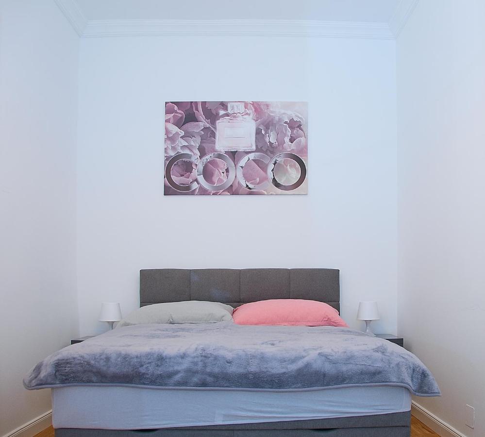 Pink Lotus Apartment Відень Екстер'єр фото