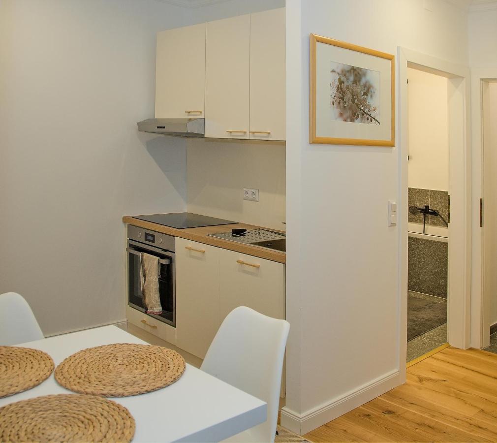 Pink Lotus Apartment Відень Екстер'єр фото