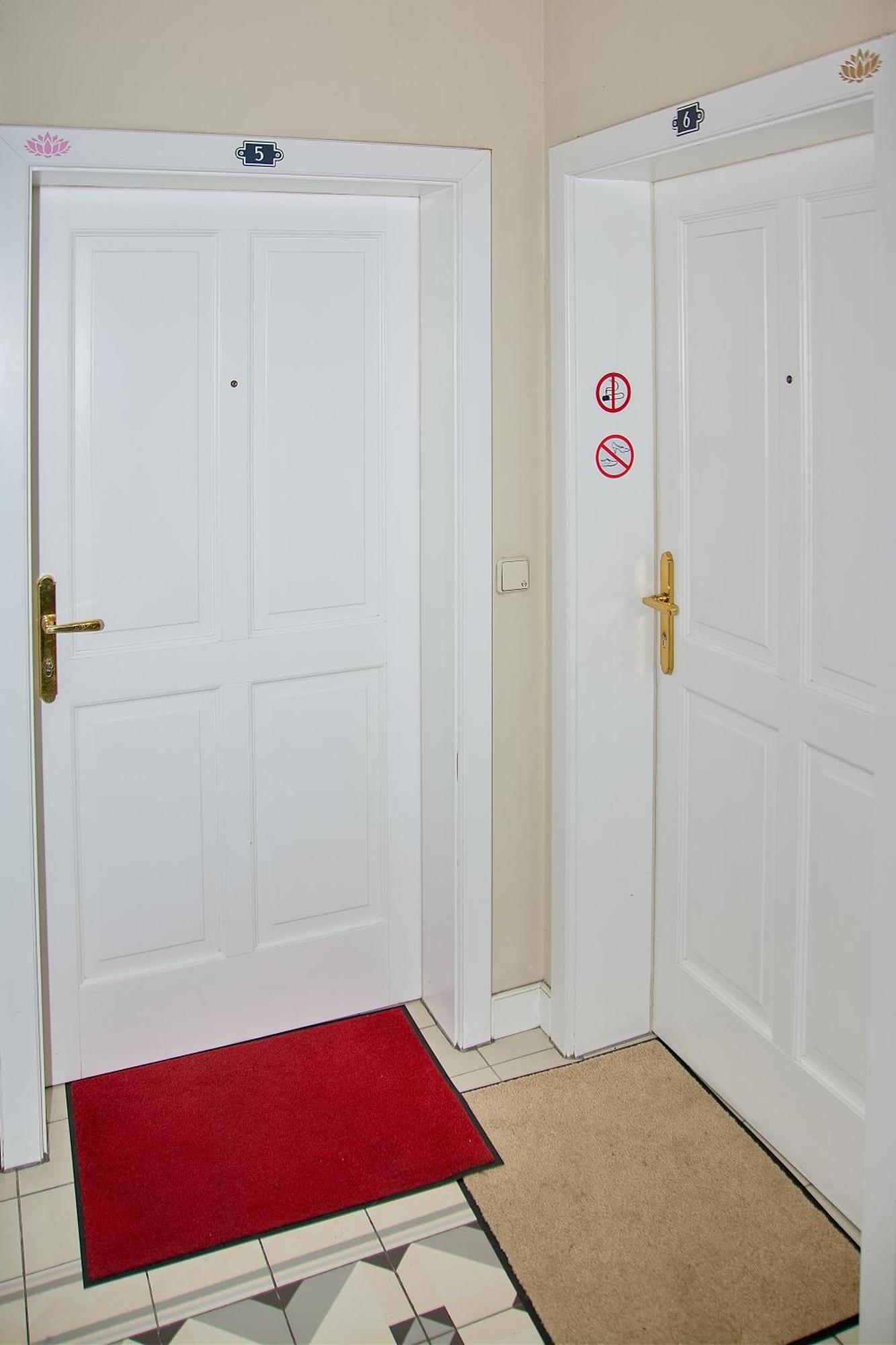 Pink Lotus Apartment Відень Екстер'єр фото